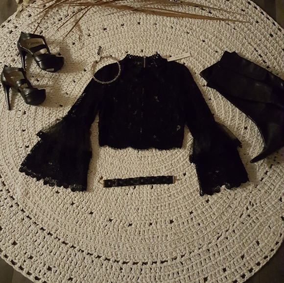 NWT BO HO LACE BELL SLEEVE S, BLACK BY SAN JOY. - Picture 5 of 15